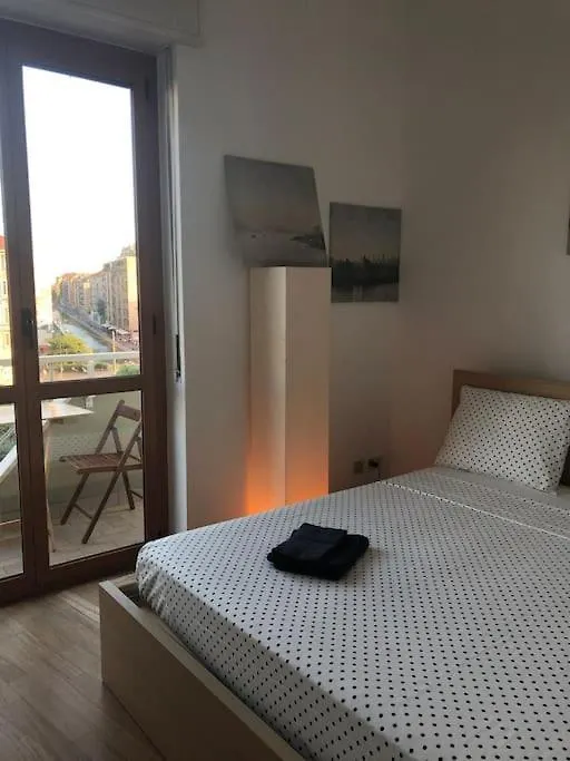 Central And Sunny Apartment - Navigli Milan