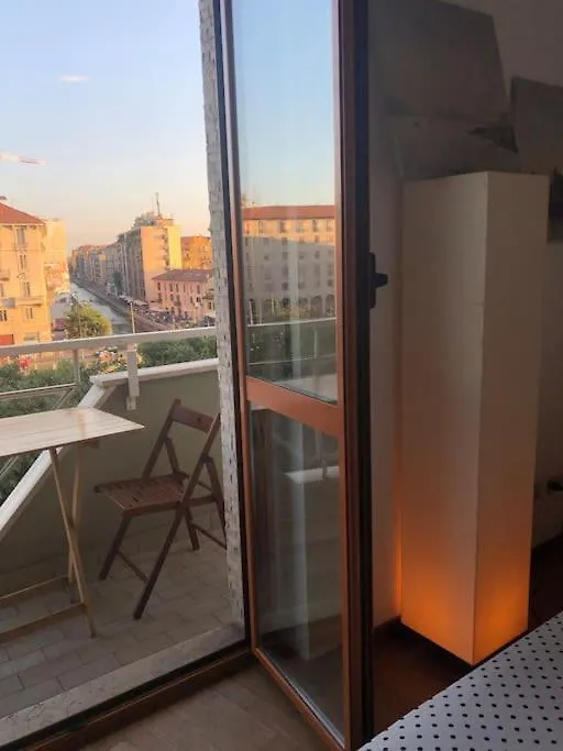 Central And Sunny Apartment - Navigli Milan